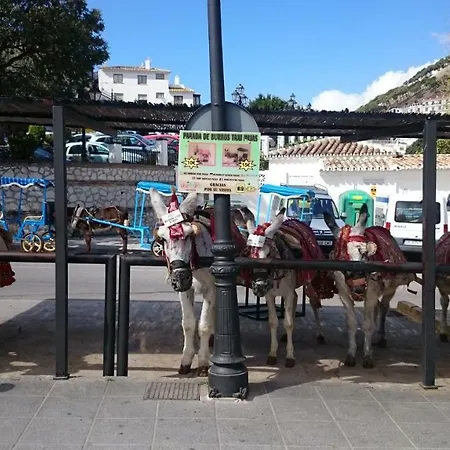 El Paraiso, En Pueblo Con Bonitas Vistas A La Costa Y Con Piscina Appartement